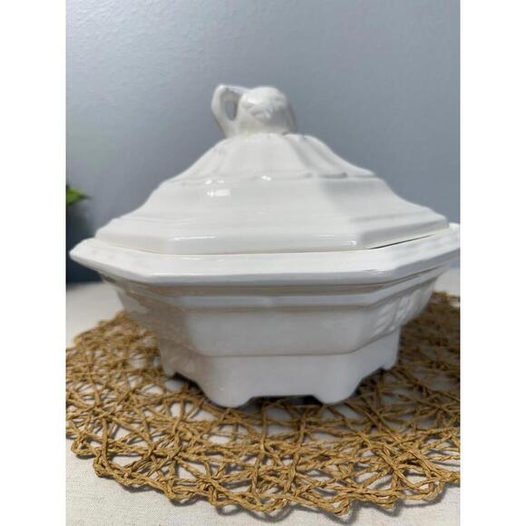 Red Cliff Ironstone Soup Tureen with Grape Motif - Picture 1 of 9